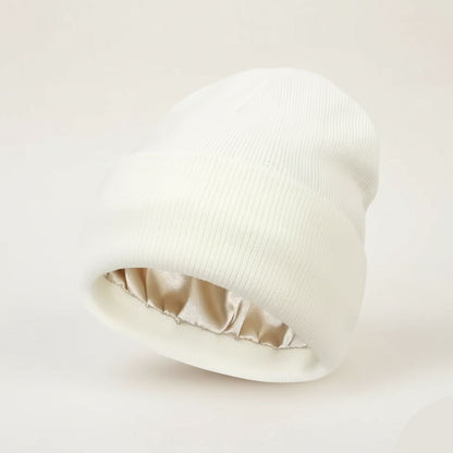 SilkyBeanie™ | Skyddar håret från friktion, slitage och friss — varje natt.