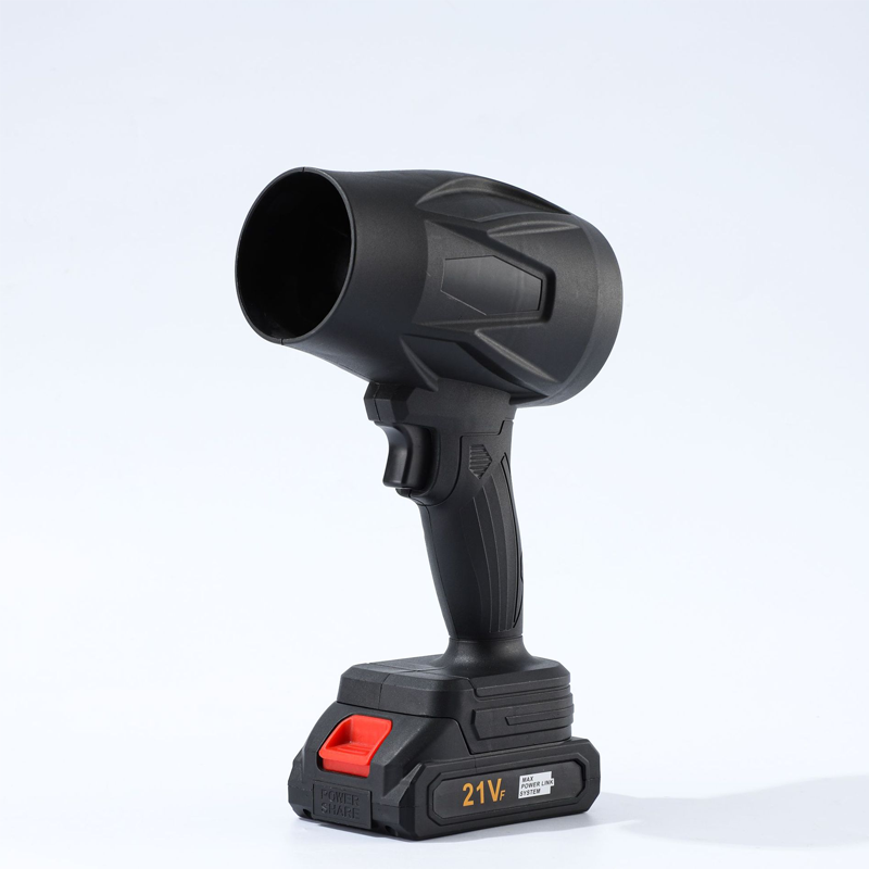LeafBlowerCompact™ – Trådlös städning på sekunder.
